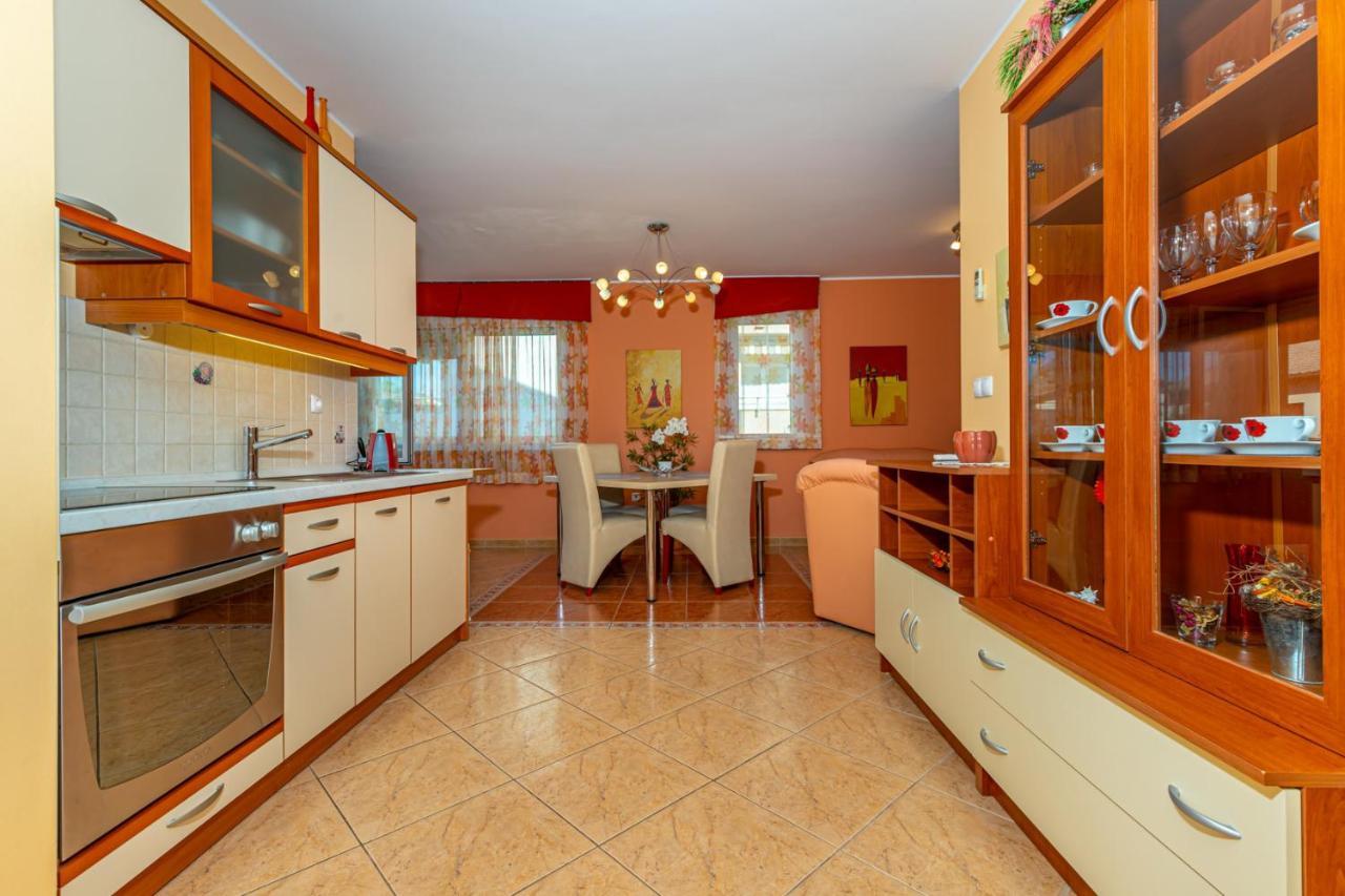 דראמליי Apartman Rima מראה חיצוני תמונה